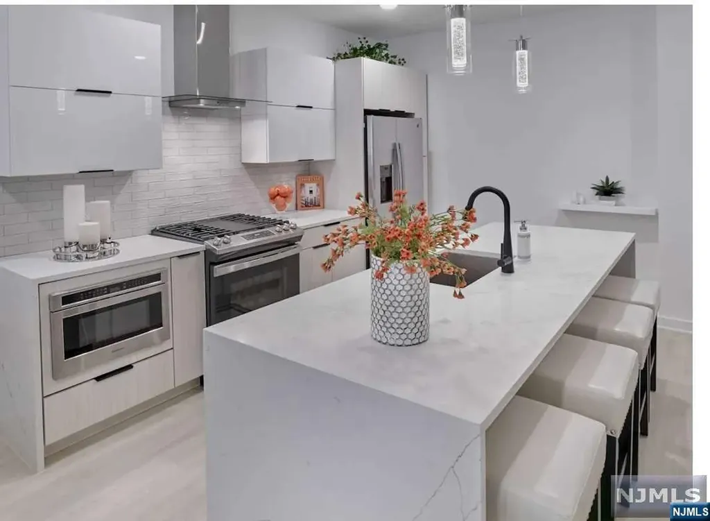 8 Tice Road Franklin Lakes NJ 07417