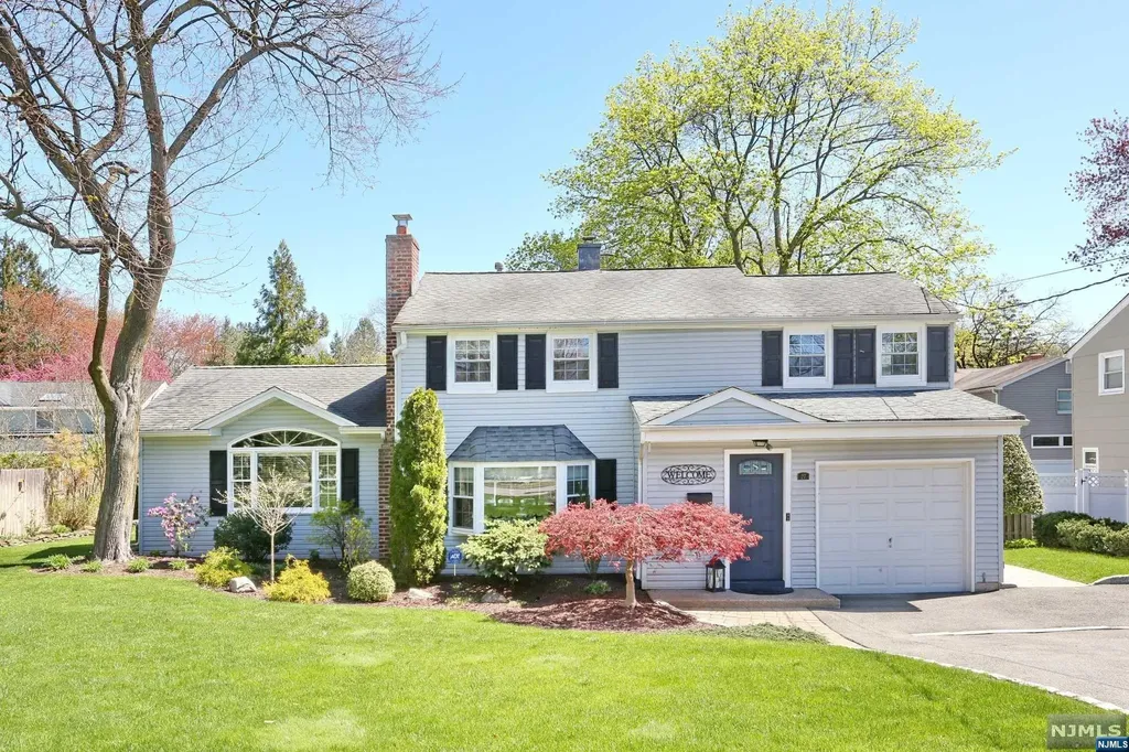 27 W Saddle River Road Waldwick NJ 07463