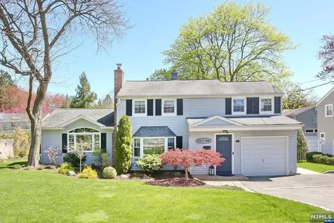 27 W Saddle River Road Waldwick NJ 07463