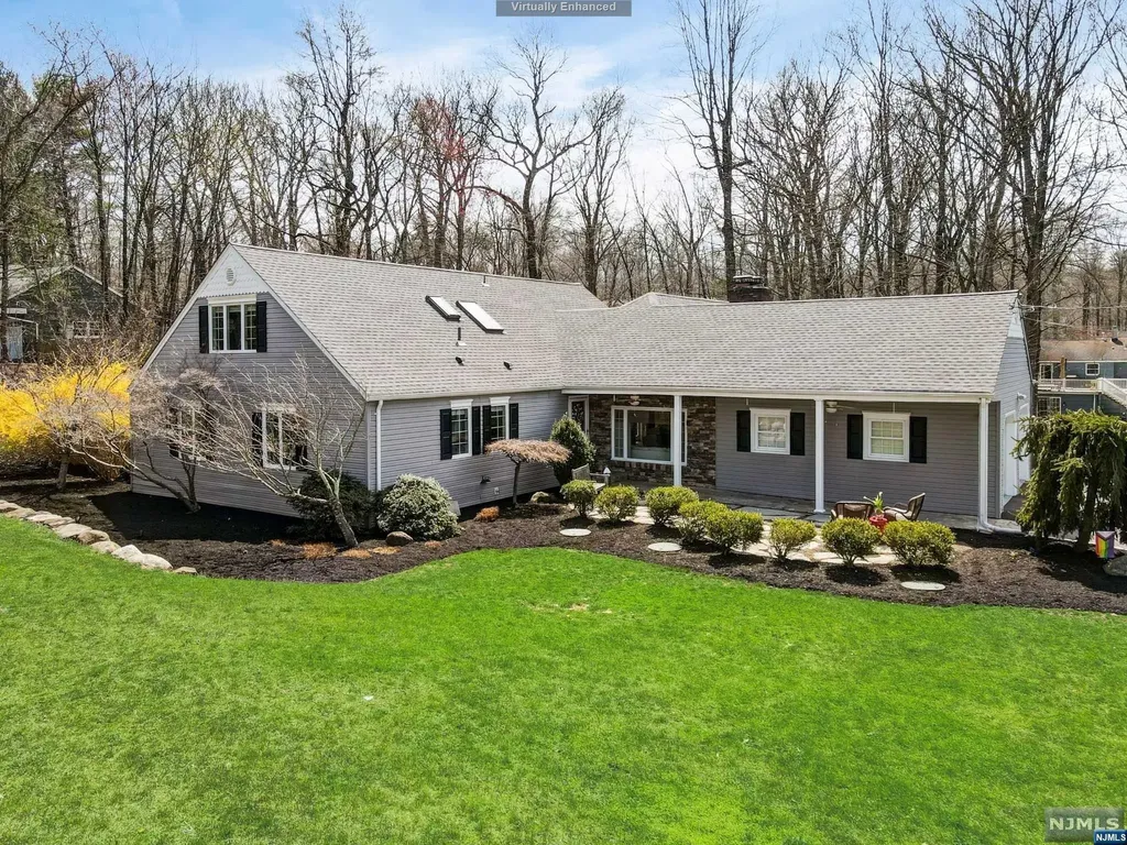 82 Andrew Avenue Oakland NJ 07436