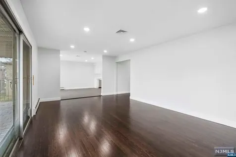 465 5th Street Palisades Park NJ 07650