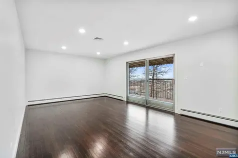 465 5th Street Palisades Park NJ 07650
