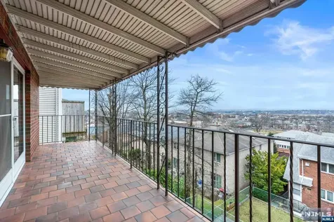 465 5th Street Palisades Park NJ 07650