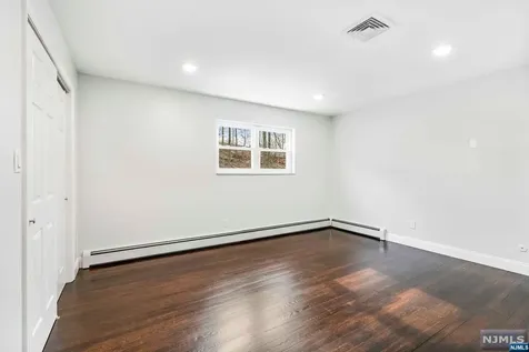 465 5th Street Palisades Park NJ 07650