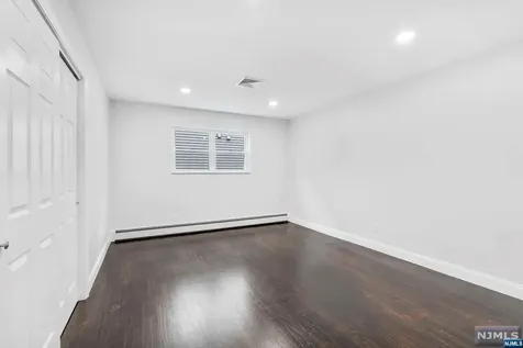 465 5th Street Palisades Park NJ 07650