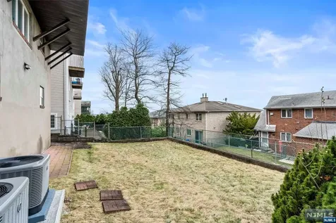 465 5th Street Palisades Park NJ 07650