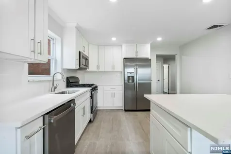 465 5th Street Palisades Park NJ 07650