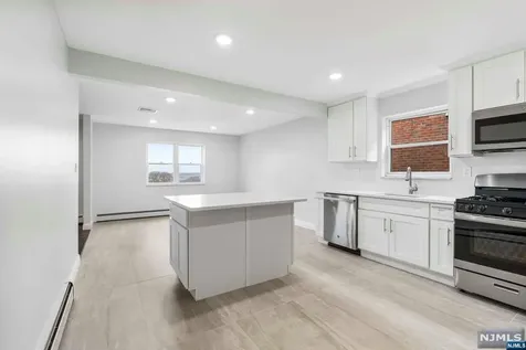 465 5th Street Palisades Park NJ 07650