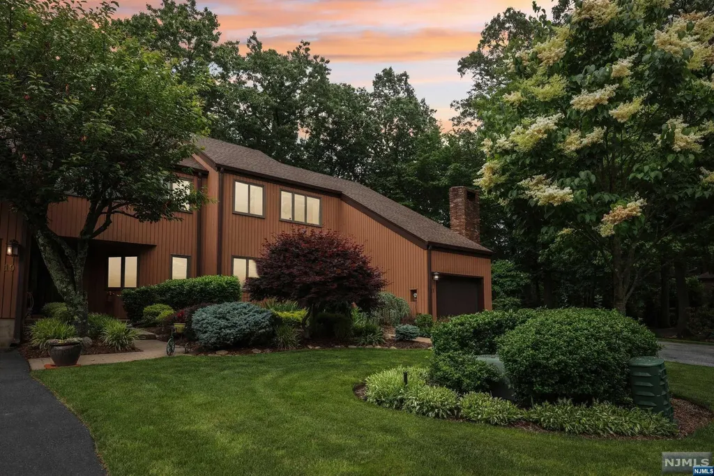 21 Indian Field Court Mahwah NJ 07430
