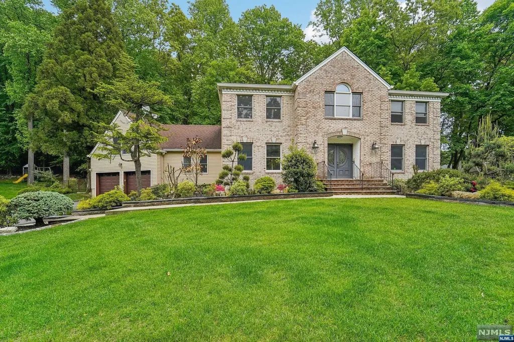 15 Henrietta Court Ridgewood NJ 07450