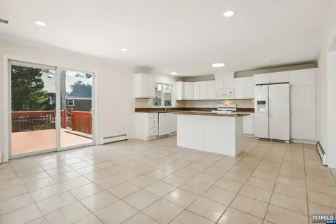 460 1st Street Palisades Park NJ 07650