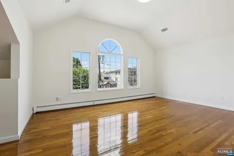 460 1st Street Palisades Park NJ 07650