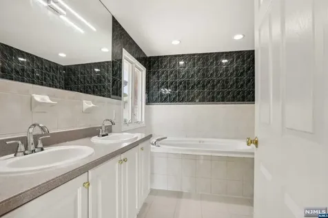 460 1st Street Palisades Park NJ 07650
