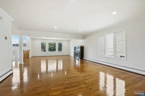 460 1st Street Palisades Park NJ 07650