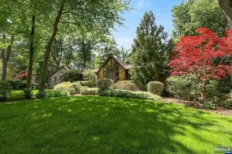 105 Kenwood Drive Woodcliff Lake NJ 07677
