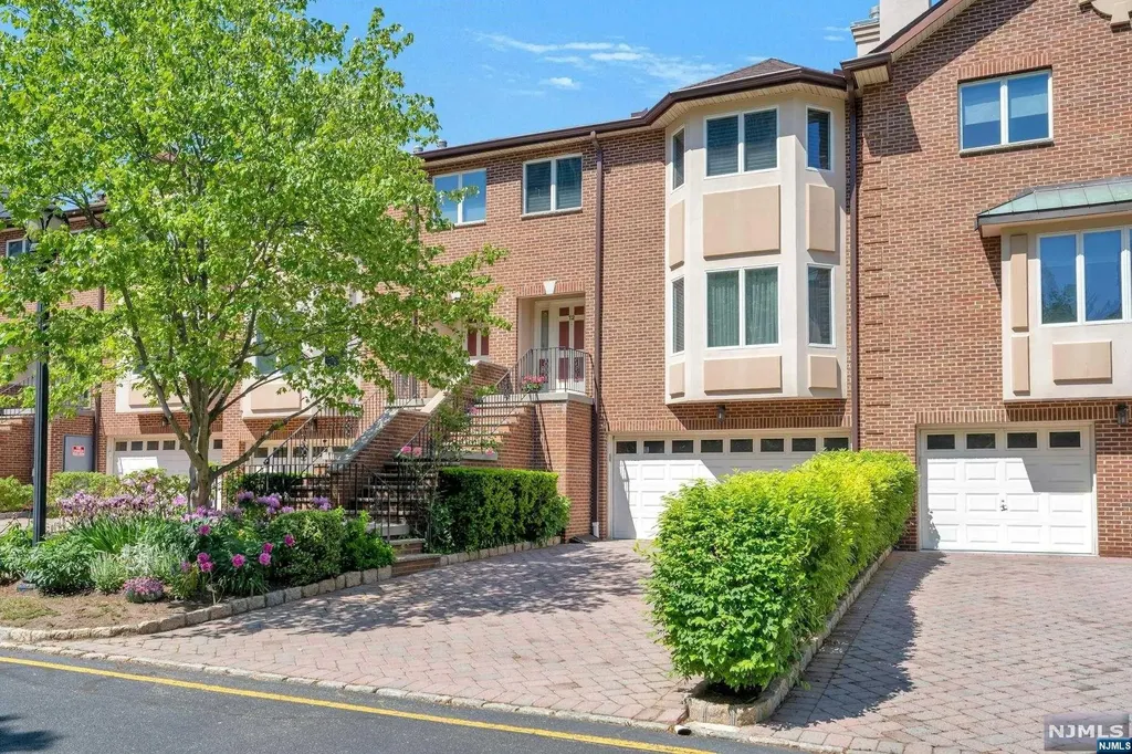 12 Tower Drive Fort Lee NJ 07024