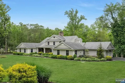 5 Winding Way Saddle River NJ 07458