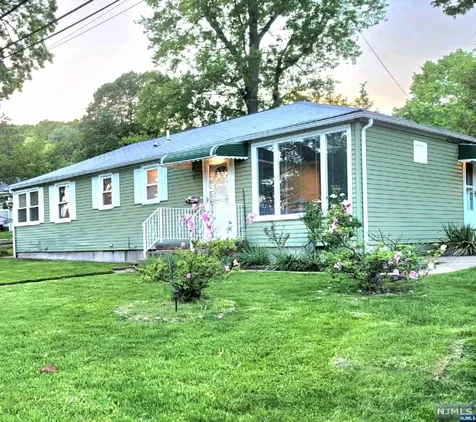 8 Henoch Avenue Clifton NJ 07013