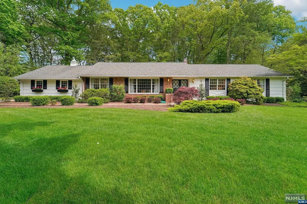 167 Schuyler Road Allendale NJ 07401