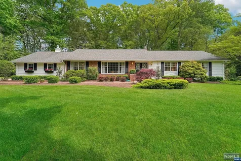 167 Schuyler Road Allendale NJ 07401