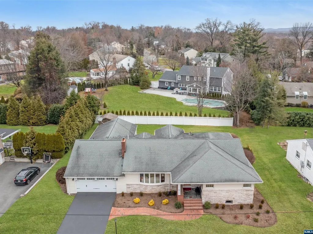718 Neill Court Oradell NJ 07649