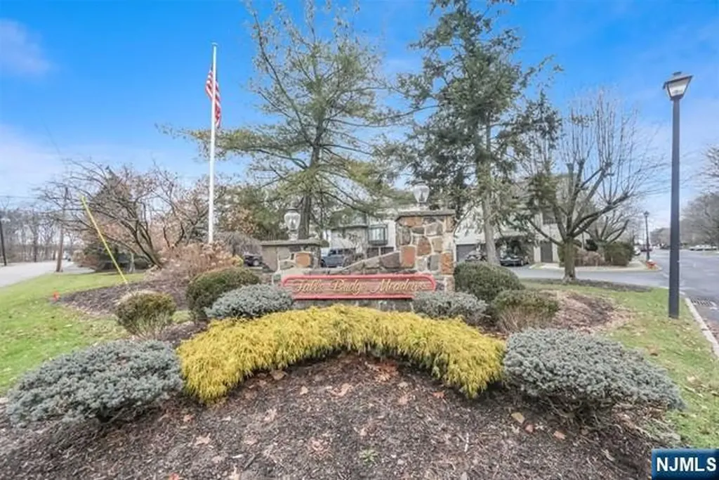 10 Fallsbridge Drive Totowa NJ 07512