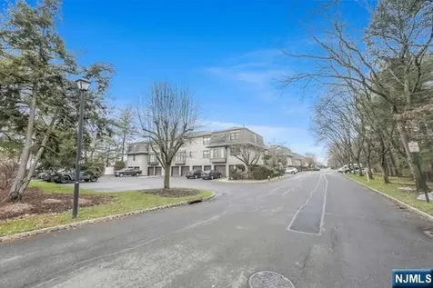 10 Fallsbridge Drive Totowa NJ 07512
