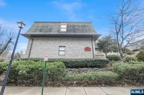 10 Fallsbridge Drive Totowa NJ 07512
