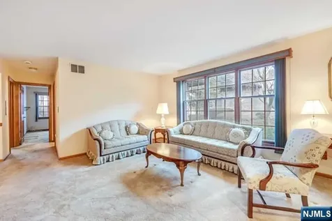 10 Fallsbridge Drive Totowa NJ 07512