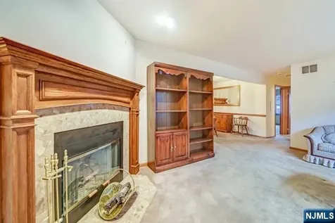 10 Fallsbridge Drive Totowa NJ 07512