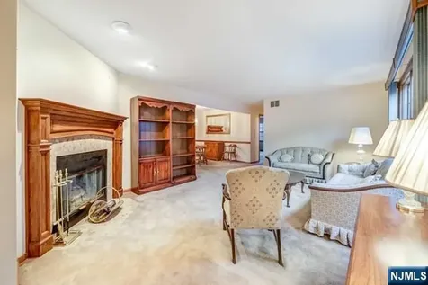 10 Fallsbridge Drive Totowa NJ 07512