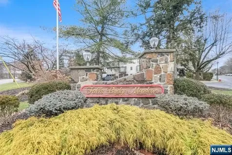 10 Fallsbridge Drive Totowa NJ 07512