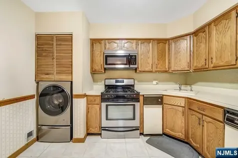 10 Fallsbridge Drive Totowa NJ 07512