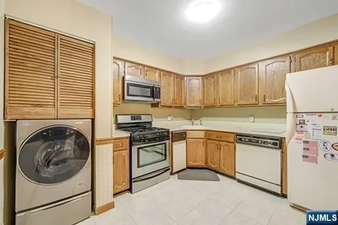 10 Fallsbridge Drive Totowa NJ 07512