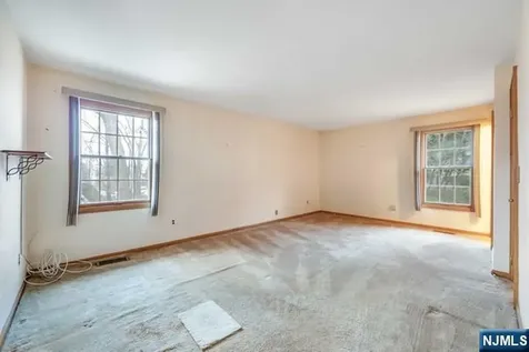 10 Fallsbridge Drive Totowa NJ 07512