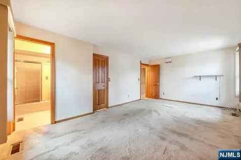 10 Fallsbridge Drive Totowa NJ 07512