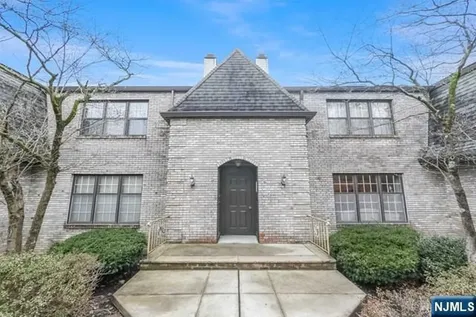 10 Fallsbridge Drive Totowa NJ 07512