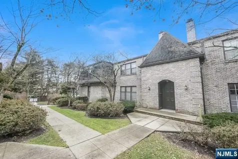 10 Fallsbridge Drive Totowa NJ 07512