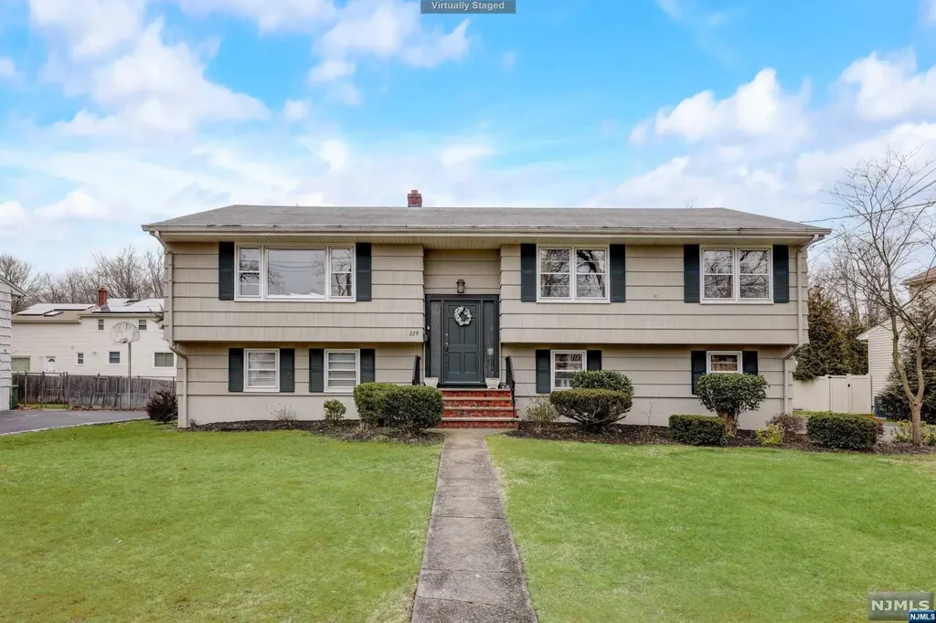 229 Homestead Road Paramus NJ 07652