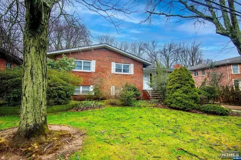 260 Castle Drive Englewood Cliffs NJ 07632