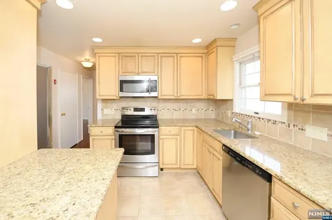 472 Hunter Road Ridgewood NJ 07450