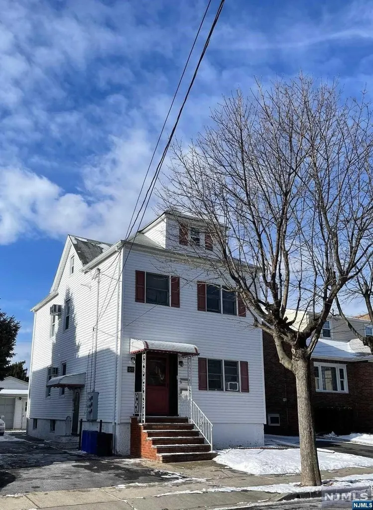 27 Albert Street Garfield NJ 07026