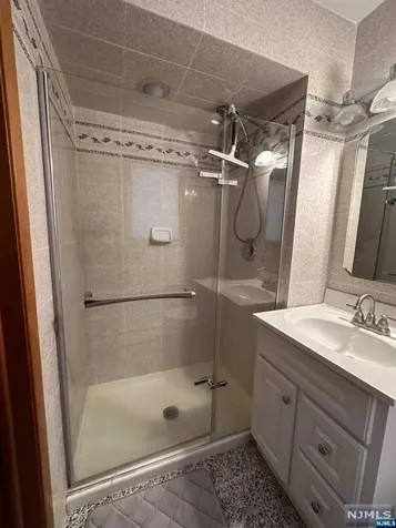 13 Susan Court Elmwood Park NJ 07407