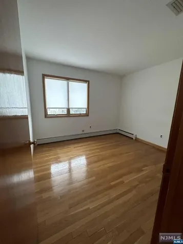 13 Susan Court Elmwood Park NJ 07407