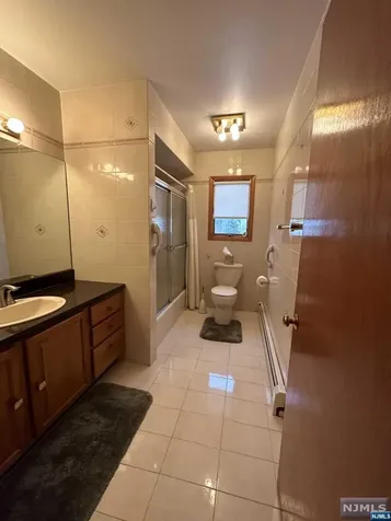 13 Susan Court Elmwood Park NJ 07407