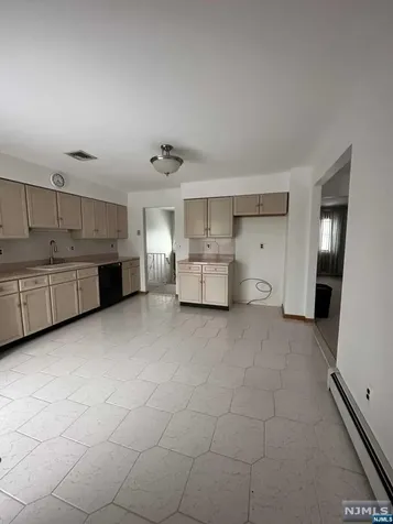 13 Susan Court Elmwood Park NJ 07407