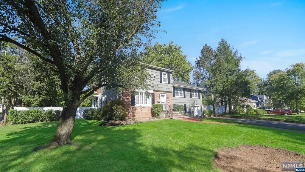 27 Linden Road Ho-ho-kus NJ 07423