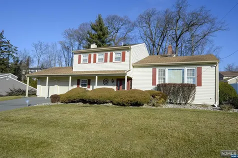 31 Harwood Place Wayne NJ 07470