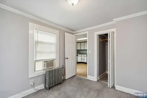 86 Steuben Street East Orange NJ 07018