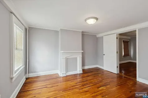 86 Steuben Street East Orange NJ 07018